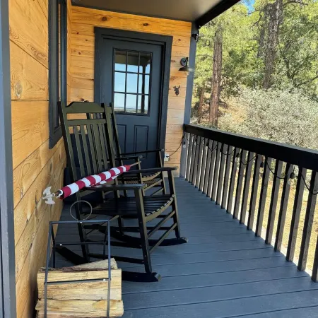Cozy Cabin in the Pines with Views!