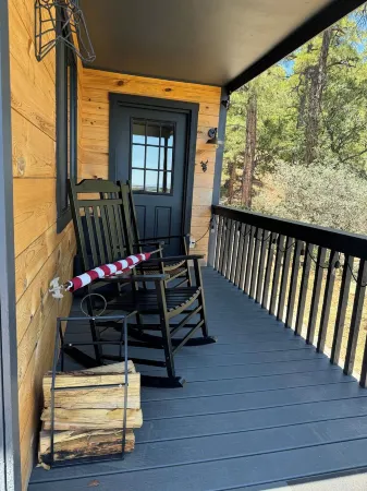 Cozy Cabin in the Pines with Views!