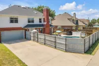 DFW  Lux Resort  Golf Sleeps 20+ PingPong PS5