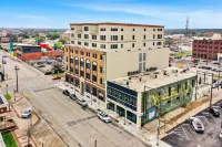 Waco Memory Lane, Downtown Luxury Loft- Steps to Silos/Baylor/McLane - Homestays