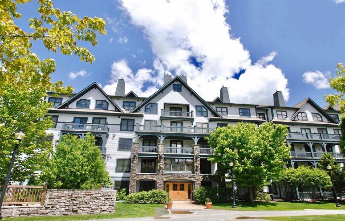 Luxury Condo*Hot Tub*Pool*Fireplace*Walk to Lifts*Near Golf Course & Fitness Ctr