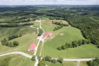 Comfort & Rest @Riley Farms, ❤ of the Bluegrass- 12 mins from Ark, w/Hot Tub