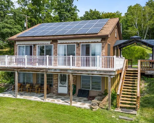 Lakefront Home on Seneca Wine Trail - Hot Tub and Sunset View Near Watkins Glen Hoteles en Hector