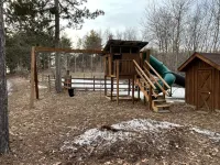 Cozy 3 story Log Cabin with space for the entire family and an amazing view