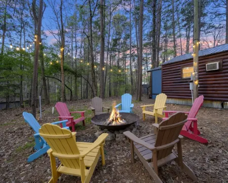 Cozy Cabin in the Heart of Beaver's Bend State Park Hotels in Broken Bow