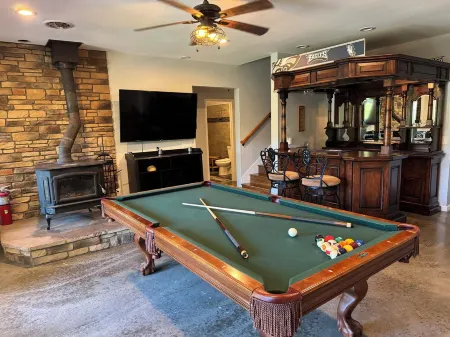 Luxury Mountain Home near Lake Raystown