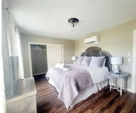 Liberty Bay Loft, Water views!