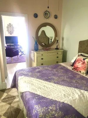One Bedroom flat 1 block from Beach & 3 blocks from Washington Square