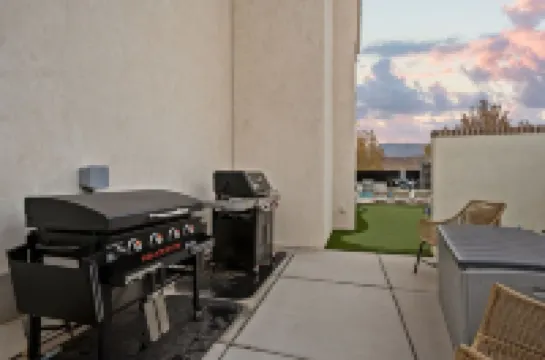 Big Fun Retreat: Private Pool+Spa: Game Rooms + Golf : Near Sand Hollow