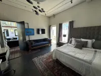 Trancas Canyon Retreat in majestic Malibu hills with breathtaking pool and views Hotel a Malibu