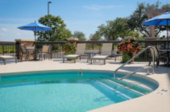 แฮมป์ตันอินน์ เอเดนตัน