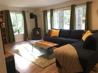 Spacious Mount Hood home near river, dogs OK, game room, WiFi