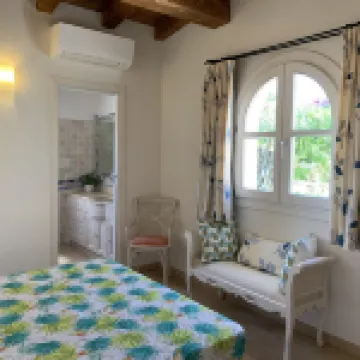 Villaluxx is Wonderful & Modern .Huge Infinity SwimPool & Whirlpools .GreatView Hotels in 