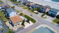 The Seascape - Ocean Views!! Ultra Clean 2nd Row Beach House—-1Q-1D,1T,1SS