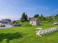 Dew Drop 4 Village Cottage, in Port Clyde Village, Lawn & Waterfront Hotels in Saint George