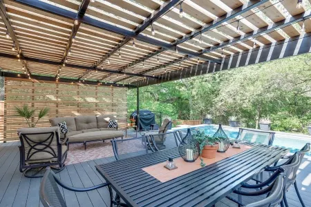 Luxury Designers Home by Gaylord/Lake Grapevine/Slps 24/Pool/ DFW Airport