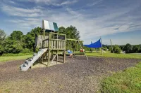 Cozy KY Escape with Hot Tub Near the Bourbon Trail