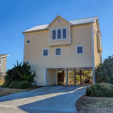 "Sandpiper Landing" Oceanfront Home - Best location on the island!