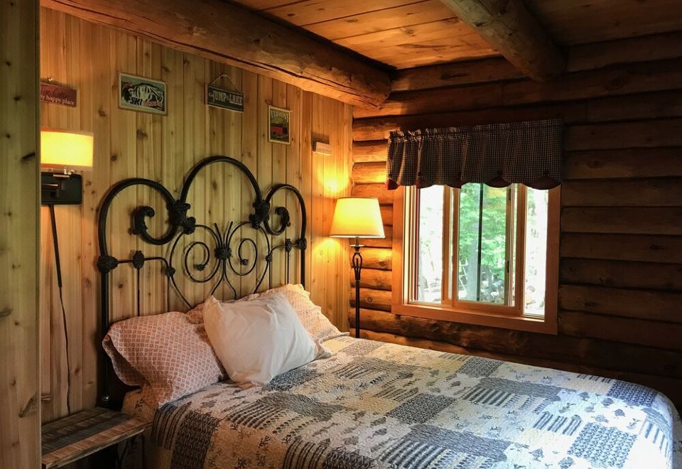 Log Cabin Lake Pauline Waterfront 2 Miles To Okemo Mountain/Jackson