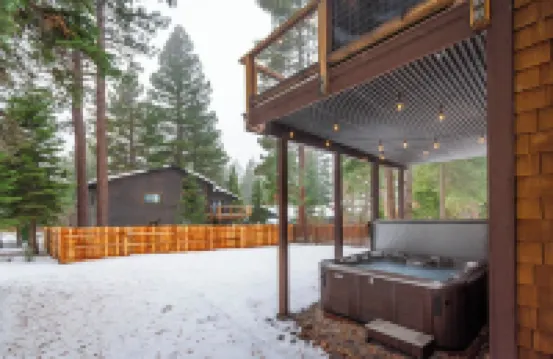 Roundridge Retreat - Dollar Point - Hot Tub - 2 Decks - BBQ - Fireplace