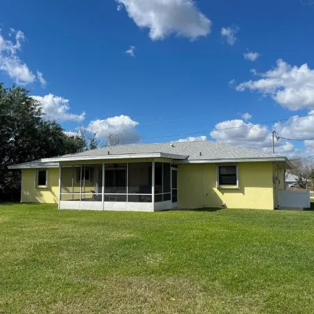 2 bedroom 2 bath single family home in Lake Placid FL. Located in Placid lakes