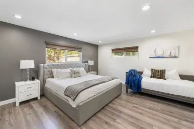 ❤️COMPLETELY RENOVATED QUIET LUXURY HOME NEAR DISNEYLAND❤️ 查普曼大學附近的飯店