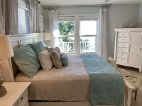 Ocean Springs Beach Vacation Getaway!  Private beach with breathtaking sunsets!