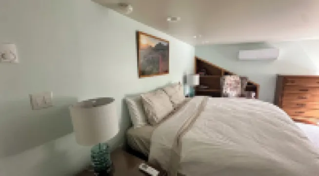 BullFrog cottage, Harveys Lake, PA - Spectacular lakefront presence and view! Hotels in Harveys Lake