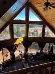 Private Luxury Cabin on 5 Acres, 4Bd 2.5ba Perfect Base Camp to N. Parks!