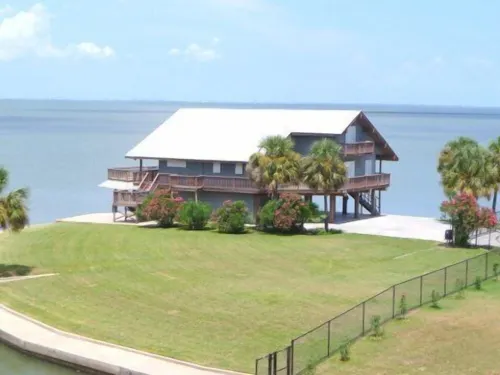 Last min deal!!!! Bay on 3 sides Best sunset  on the island. Great fishing