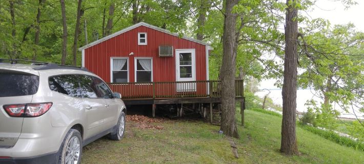 Riverfront Cabin With Small Beach Short Drive From Nauvoo Hotels in Hancock County
