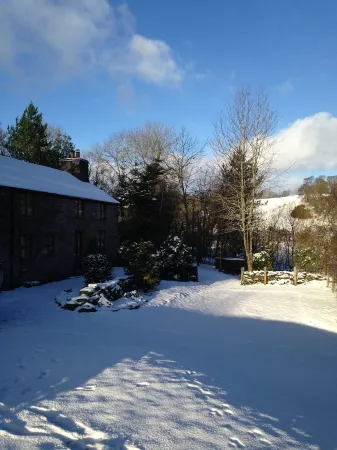 Wonderful secluded cottage with outstanding views over the Welsh Dee Valley.
