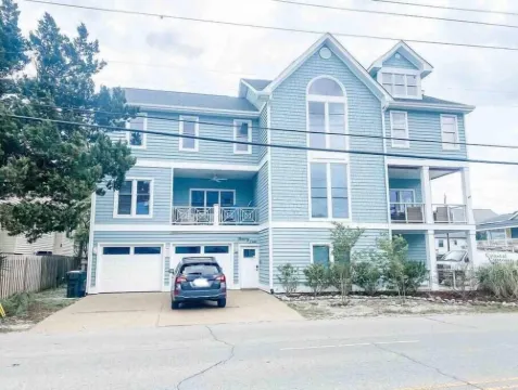 Memory Lane-Family Retreat- 1 Block From Ocean, King Bed, Parking For 4 Vehicles