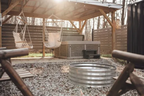 Steel Nest- a charming 2-bedroom container house Rockbridge