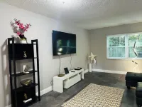 Charming 2-bedroom apartment with AC, WiFi in pleasant Delray Beach
