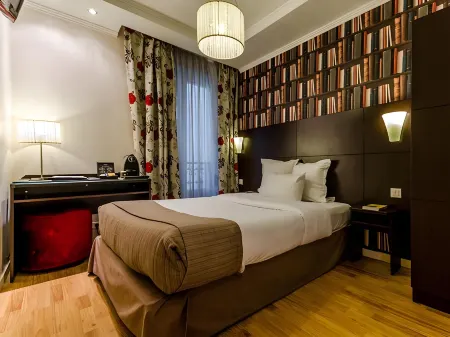 Hotel Riviera Отели рядом с достопримечательностью «Мулен Руж»