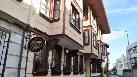 Aruna Hotel
