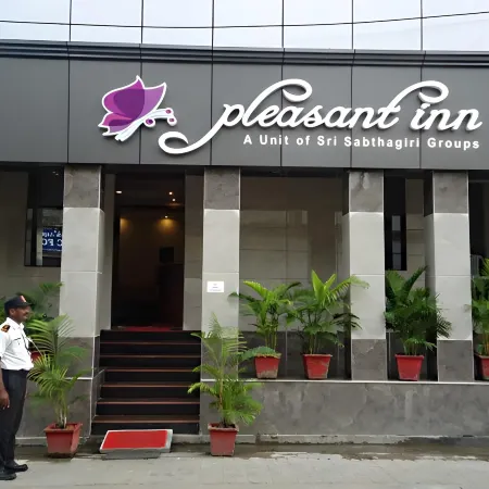 Pleasant Inn Отели рядом с достопримечательностью «Церковь Божией Матери Непорочного Зачатия»