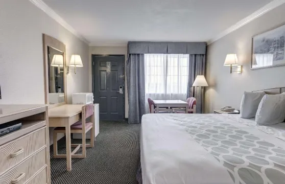 範霍恩伊克諾旅館