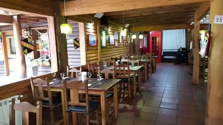Calafate Hostel Отели рядом с достопримечательностью «El Calafate Historical Interpretation Center»