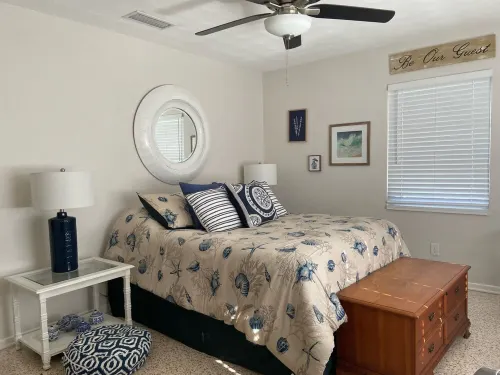 Charming Coastal Oasis 2Bed/2 Bath Cottage Close to Beach and Downtown-Southgate