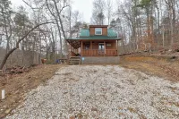 Cozy Cabin near Red River Gorge and Hollerwood - The Deer Run - Pet Friendly!