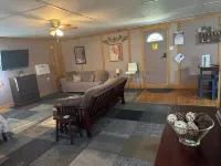 CWR Cottage - A cozy cottage in a quiet country setting