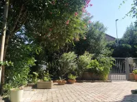 Apartment with patio, in a quiet area, very close to the monuments of the city.