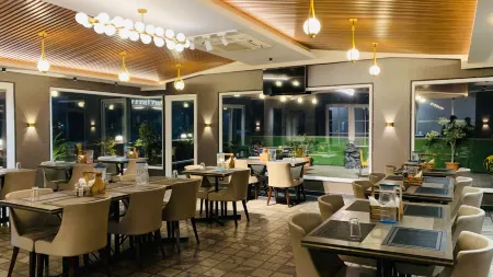 Royal Livin Отели в г. Варанаси