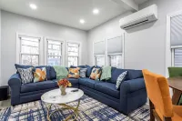 Spacious 3-bedroom apartment with WiFi, Parking in welcoming New Rochelle