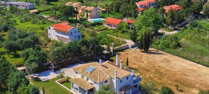 Utopia Beach Villa Hotels in Thinali