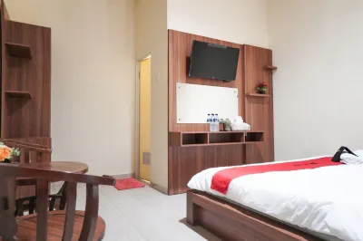 RedDoorz Syariah Near Exit Tol Malang Hotels in Pakis