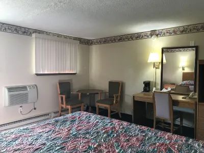 West Motel Hotels near Read Park