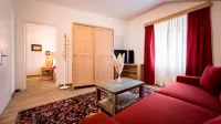 Am Schloss Guest House Hotels in Reischach